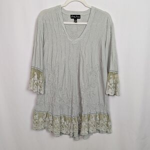 GRETTY ZUEGER Boho Embroidered Tunic Top